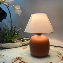 Carregar imagem no visualizador da galeria, Abajur de Ceramica