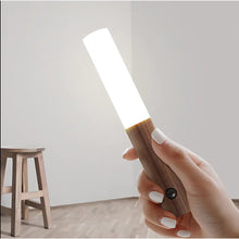 Carregar imagem no visualizador da galeria, Luminária Magnética com Sensor de Presença