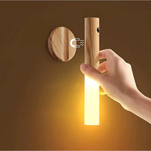 Carregar imagem no visualizador da galeria, Luminária Magnética com Sensor de Presença
